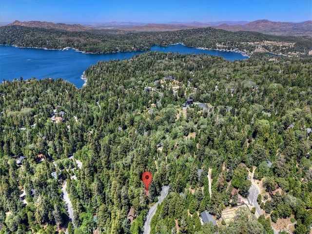 400 Merrimack Drive, Lake Arrowhead, CA 92352