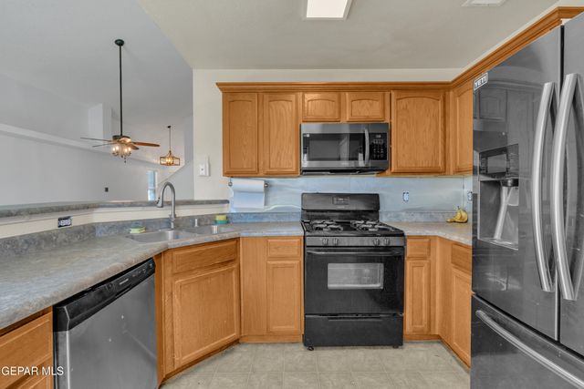 2705 SNOWY ROCK Place, El Paso, TX 79938