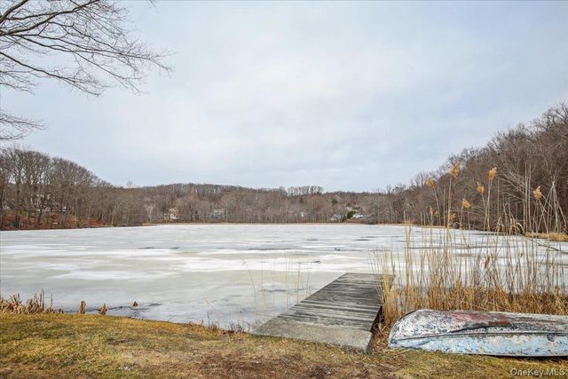 322 Lakeview Street, Mahopac, NY 10541