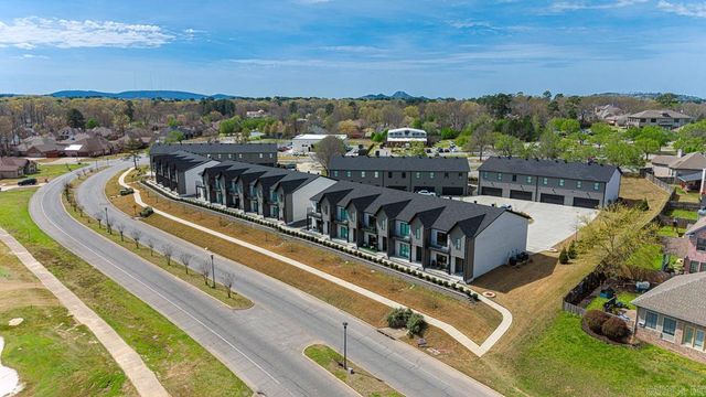 225 Country Club Parkway, Maumelle, AR 72113