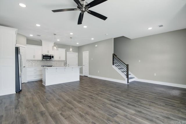 225 Country Club Parkway, Maumelle, AR 72113