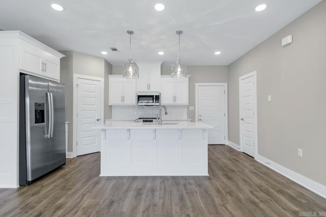 225 Country Club Parkway, Maumelle, AR 72113