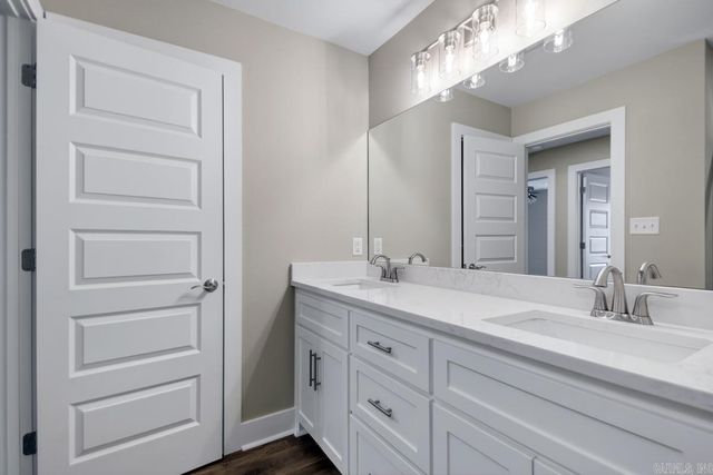 225 Country Club Parkway, Maumelle, AR 72113