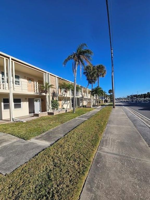 4565 DUHME ROAD 207, St Petersburg, FL 33708