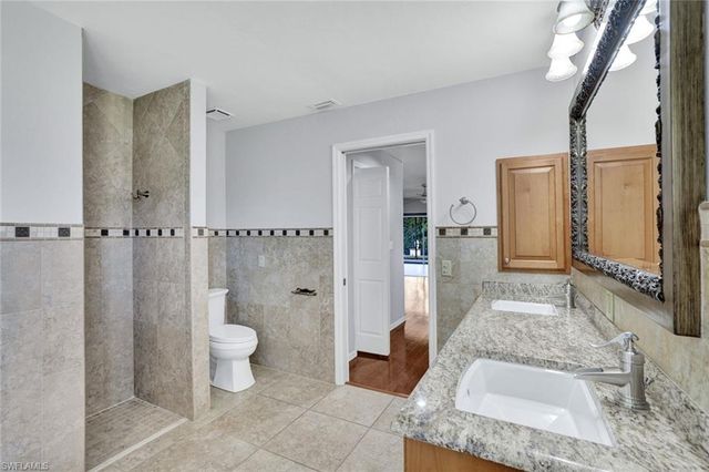 10631 Regent CIR, Naples, FL 34109