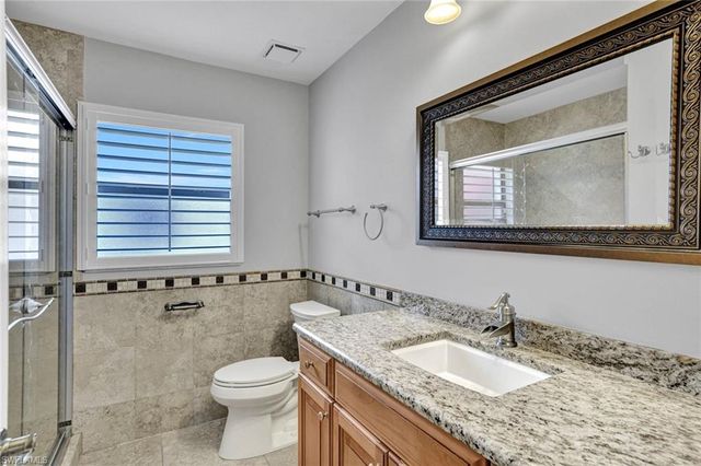 10631 Regent CIR, Naples, FL 34109