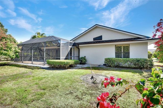10631 Regent CIR, Naples, FL 34109