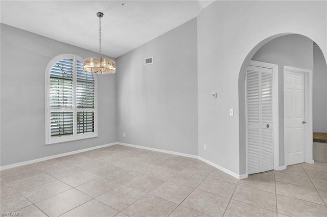 10631 Regent CIR, Naples, FL 34109