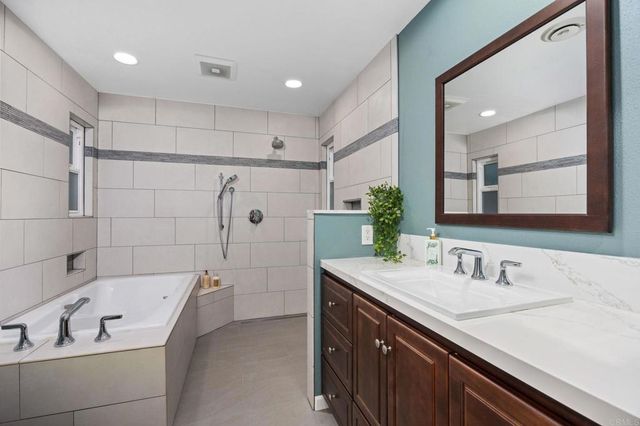 3225 Avenida De Loyola, Oceanside, CA 92056