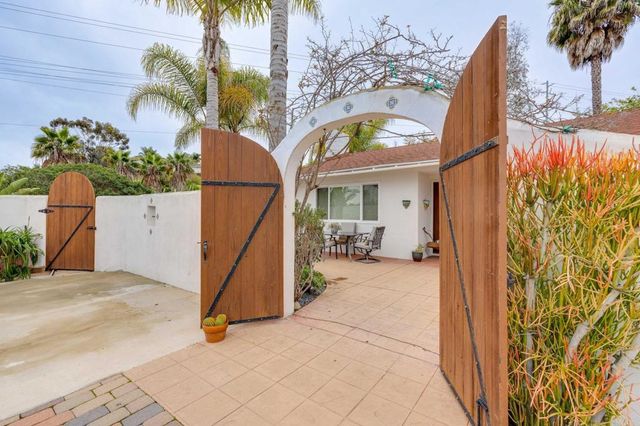 3225 Avenida De Loyola, Oceanside, CA 92056