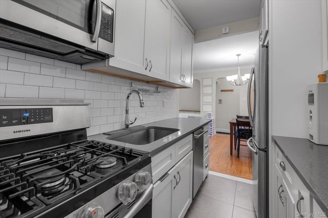76-35 113 Street 3M, Forest Hills, NY 11375