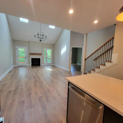 236 Sugartree Lane, Versailles, KY 40383