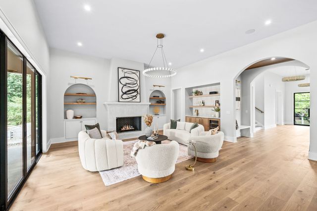 1529 Sam Houston Dr, Brentwood, TN 37027