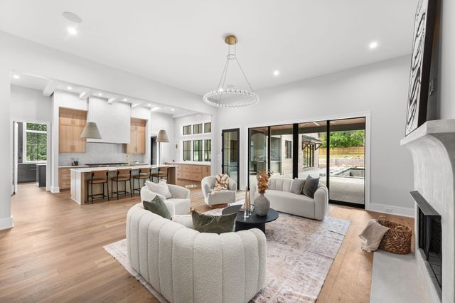 1529 Sam Houston Dr, Brentwood, TN 37027