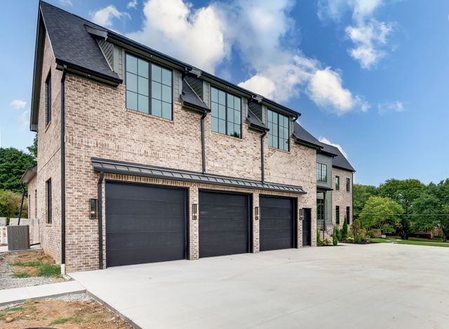 1529 Sam Houston Dr, Brentwood, TN 37027