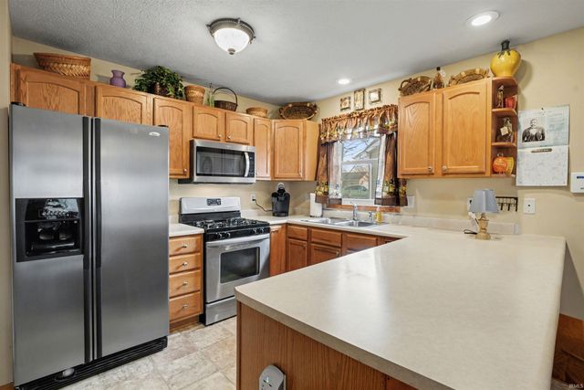 25634 Pack Trail, South Bend, IN 46628