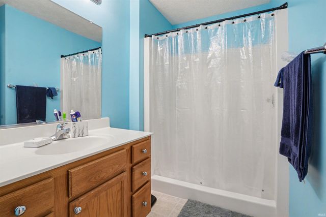 25634 Pack Trail, South Bend, IN 46628