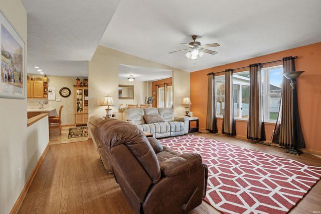 25634 Pack Trail, South Bend, IN 46628