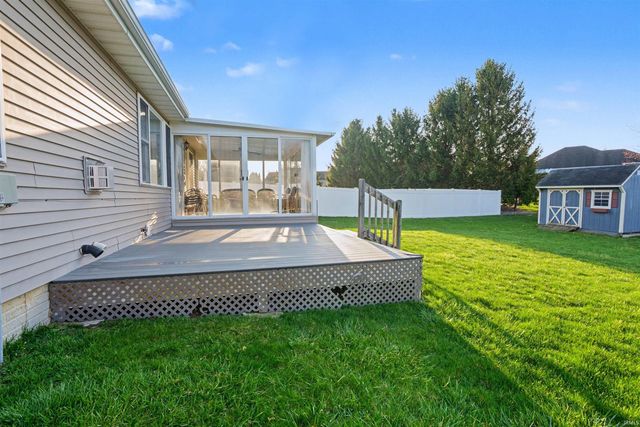 25634 Pack Trail, South Bend, IN 46628