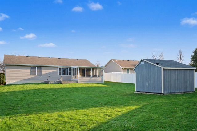 25634 Pack Trail, South Bend, IN 46628