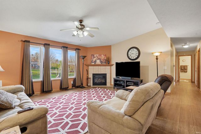 25634 Pack Trail, South Bend, IN 46628