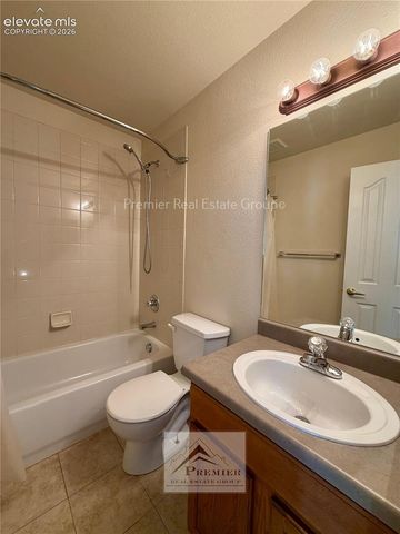 2225 Stepping Stones Way A, Colorado Springs, CO 80904