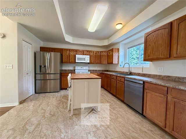 2225 Stepping Stones Way A, Colorado Springs, CO 80904
