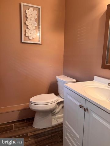 904 WESTERLY DR, Marlton, NJ 08053