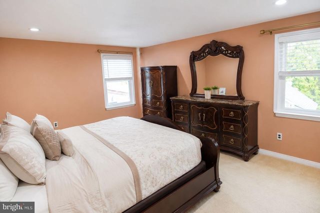 904 WESTERLY DR, Marlton, NJ 08053