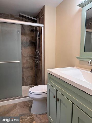 904 WESTERLY DR, Marlton, NJ 08053