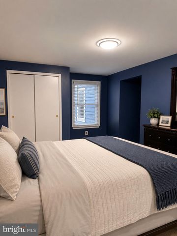 904 WESTERLY DR, Marlton, NJ 08053