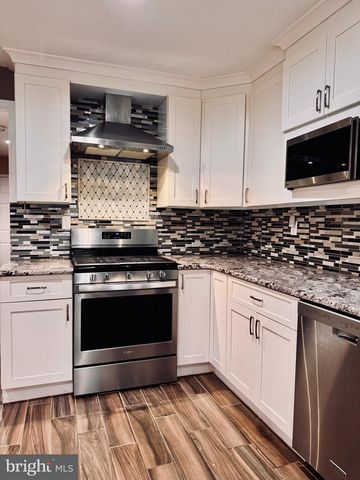 904 WESTERLY DR, Marlton, NJ 08053