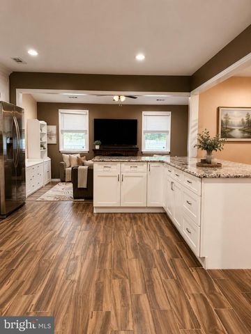 904 WESTERLY DR, Marlton, NJ 08053
