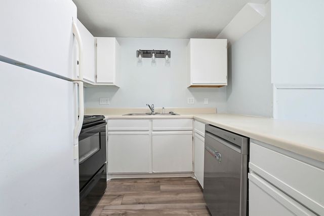 1880 Auburn Ln Apt 26E, Surfside Beach, SC 29575