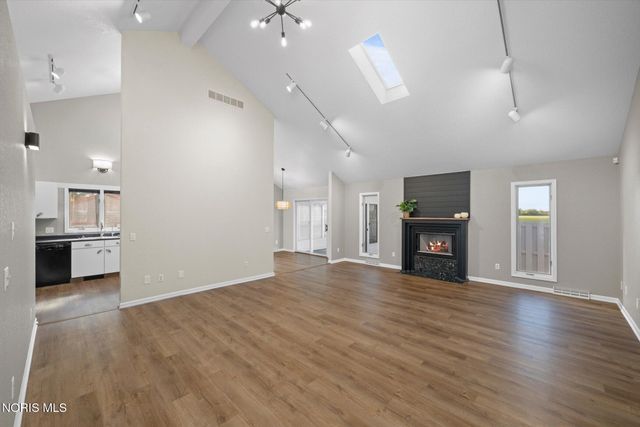 4616 Pickle Road, Oregon, OH 43616