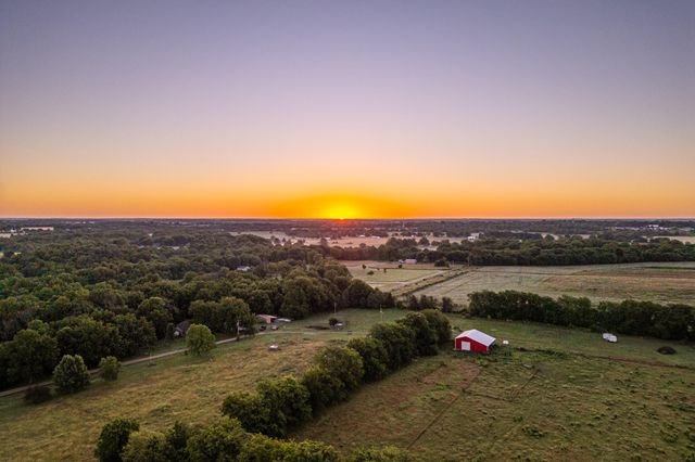 8467 W Placer Lane, Willard, MO 65781