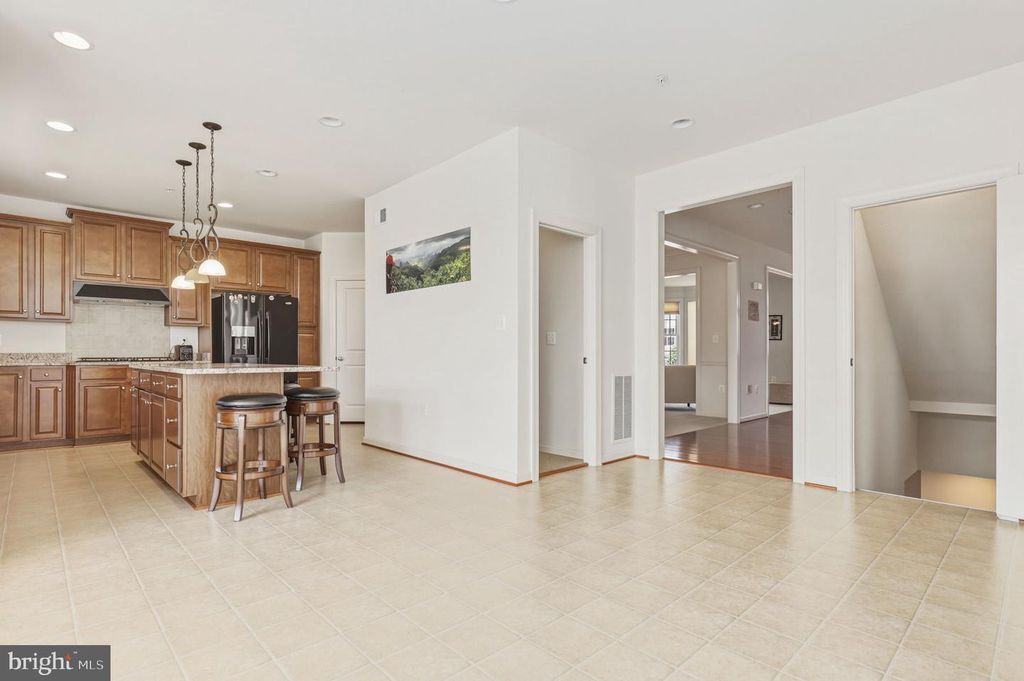 Image 12 of property listing at 13621 STARGAZER LN, Silver Spring, MD 20906