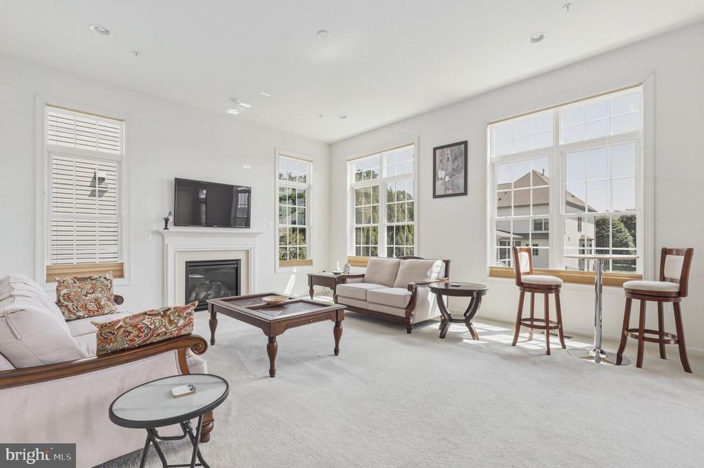 Image 20 of property listing at 13621 STARGAZER LN, Silver Spring, MD 20906