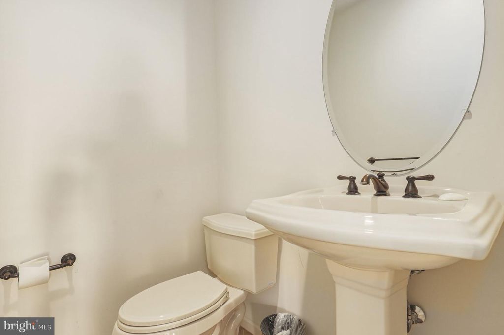 Image 23 of property listing at 13621 STARGAZER LN, Silver Spring, MD 20906