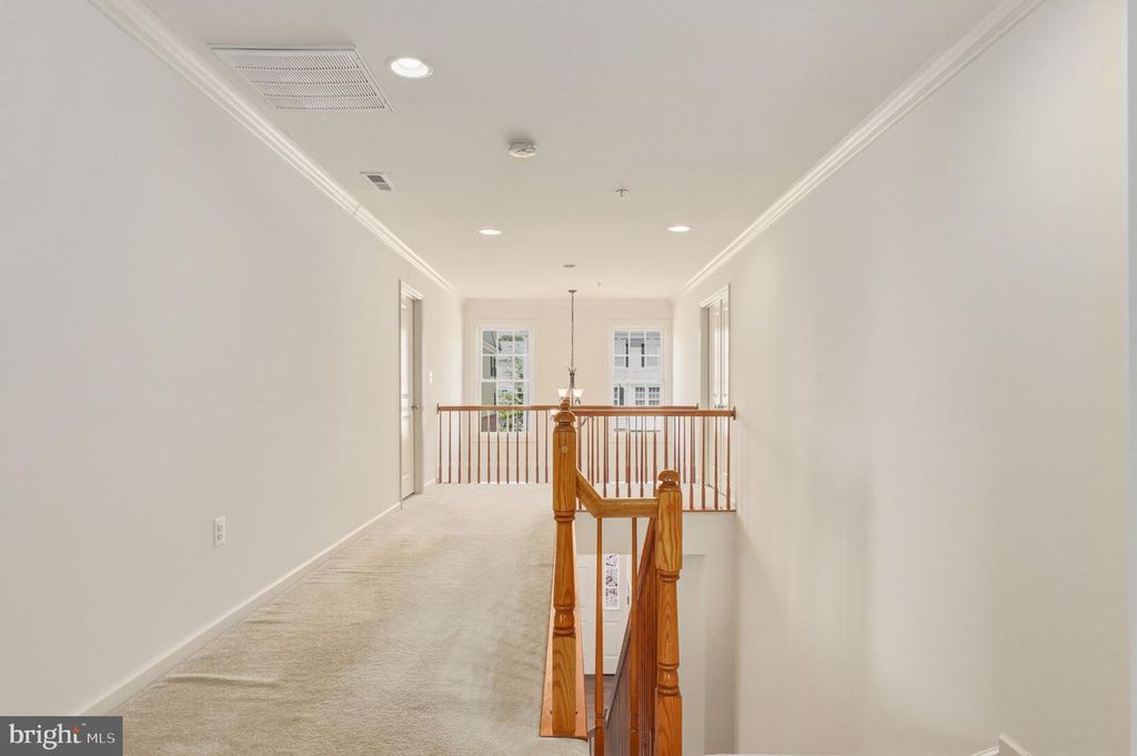 Image 24 of property listing at 13621 STARGAZER LN, Silver Spring, MD 20906