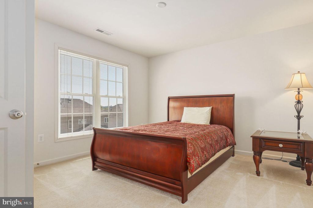 Image 26 of property listing at 13621 STARGAZER LN, Silver Spring, MD 20906