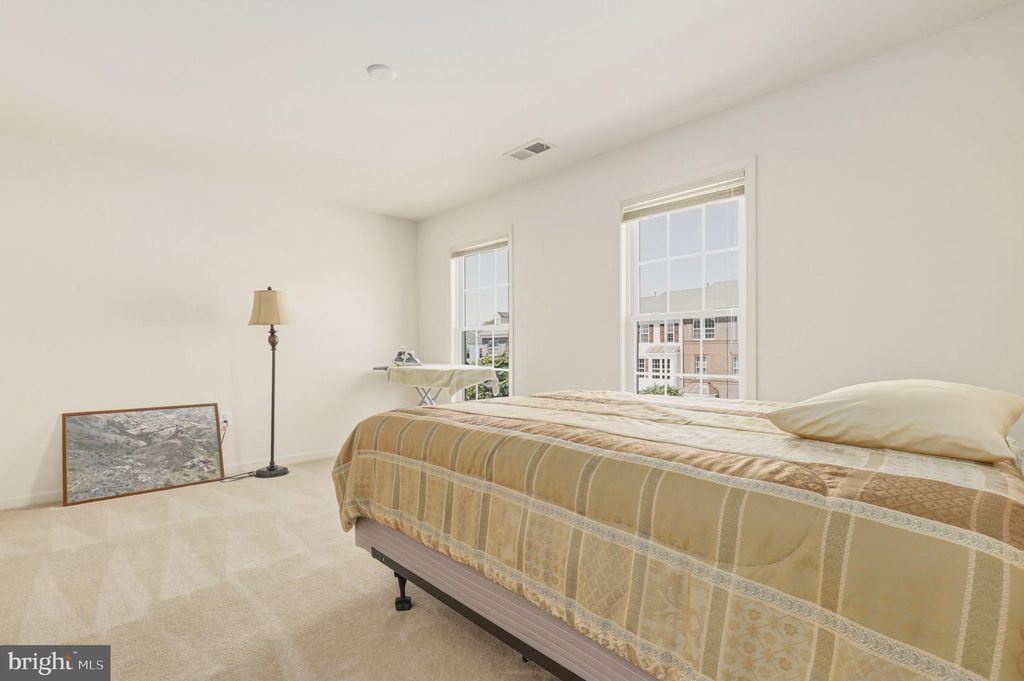 Image 30 of property listing at 13621 STARGAZER LN, Silver Spring, MD 20906