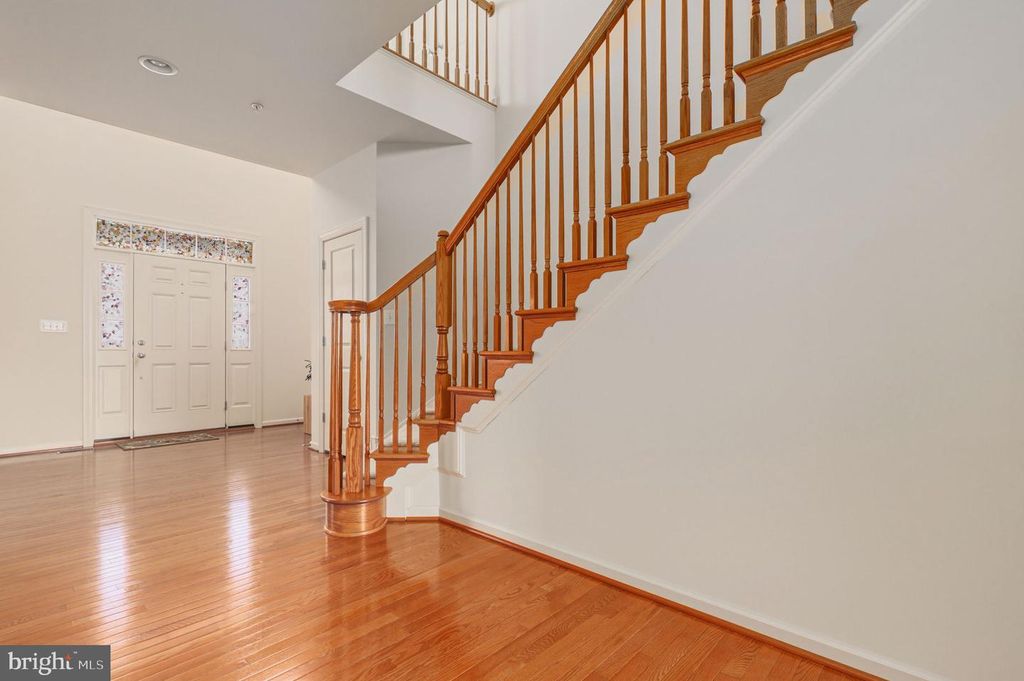 Image 4 of property listing at 13621 STARGAZER LN, Silver Spring, MD 20906