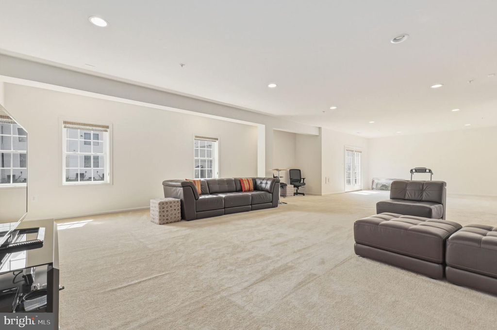 Image 41 of property listing at 13621 STARGAZER LN, Silver Spring, MD 20906