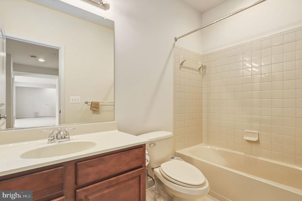 Image 44 of property listing at 13621 STARGAZER LN, Silver Spring, MD 20906