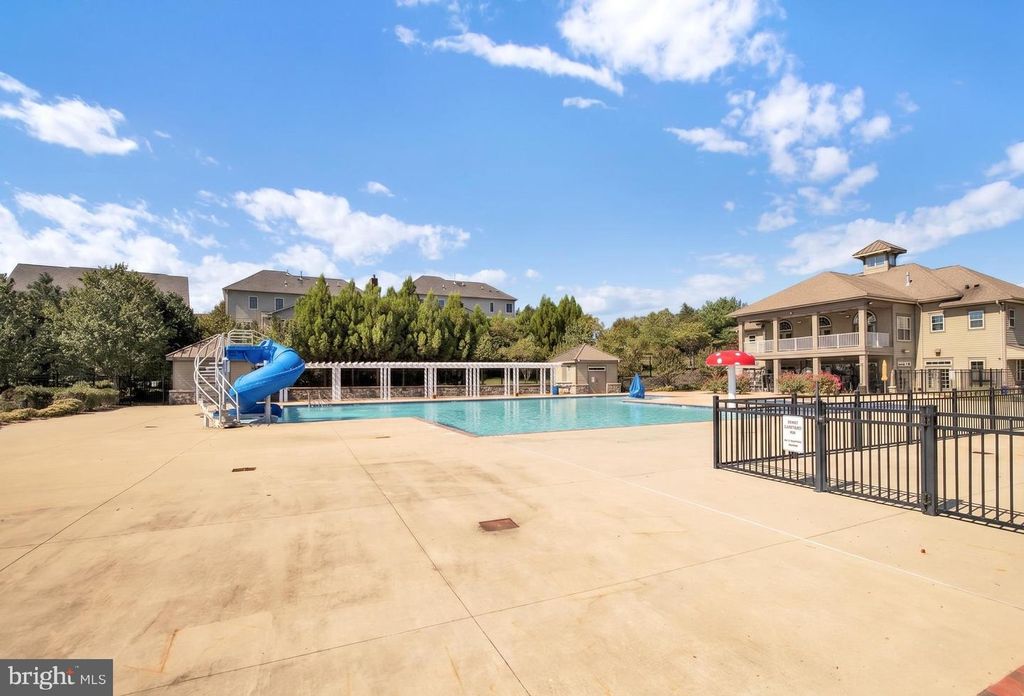 Image 59 of property listing at 13621 STARGAZER LN, Silver Spring, MD 20906