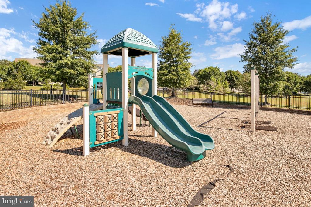 Image 63 of property listing at 13621 STARGAZER LN, Silver Spring, MD 20906
