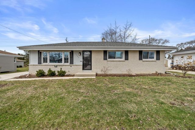 1553 Parknoll LANE, Port Washington, WI 53074