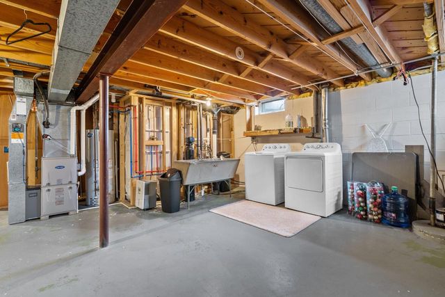 1553 Parknoll LANE, Port Washington, WI 53074