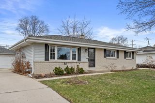 1553 Parknoll LANE, Port Washington, WI 53074